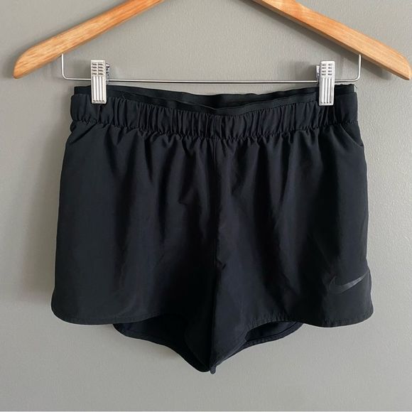 Nike Black Athletic Shorts - Picture 1 of 6